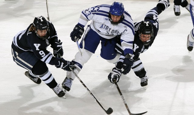 华体会|杜兰特三十七岁再展巅峰实力，昨日高效输出助队告捷彰显传奇价值