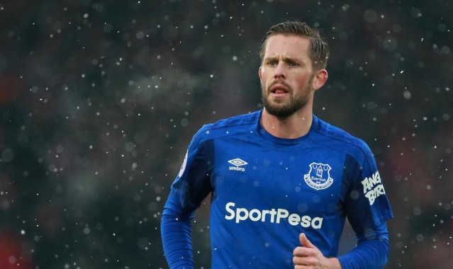 【华体会官网】掘金前锋戈登右腿筋拉伤，关键战役出战状态悬而未决