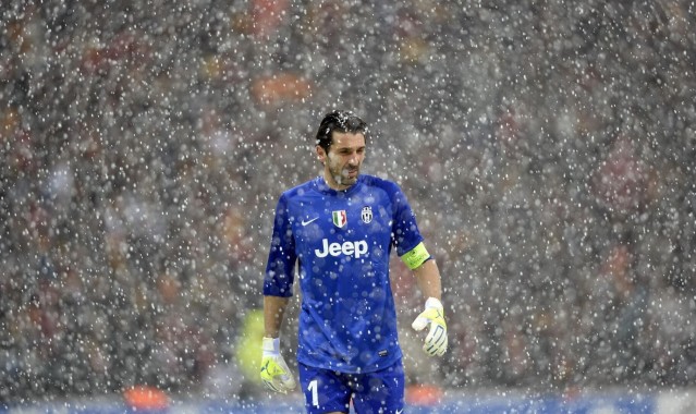 华体会赛事团队|独家专访引爆更衣室矛盾，小里弗斯公开质疑泰伦·卢执教风格，指责其习惯性推卸责任