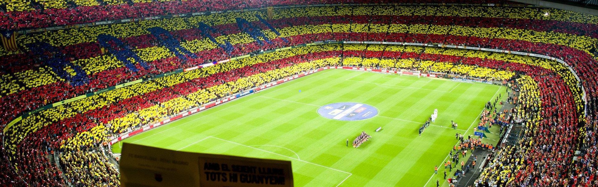 华体会体育官方_湖人官方重温2023赛季篮筐破坏表演，扣篮暴力美学点燃篮球狂热