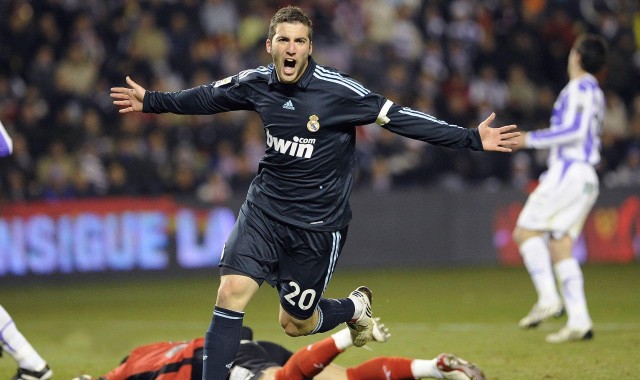 华体会-克罗斯直言皇马曼城中场掌控不足，英超客场疲软成赛季焦点