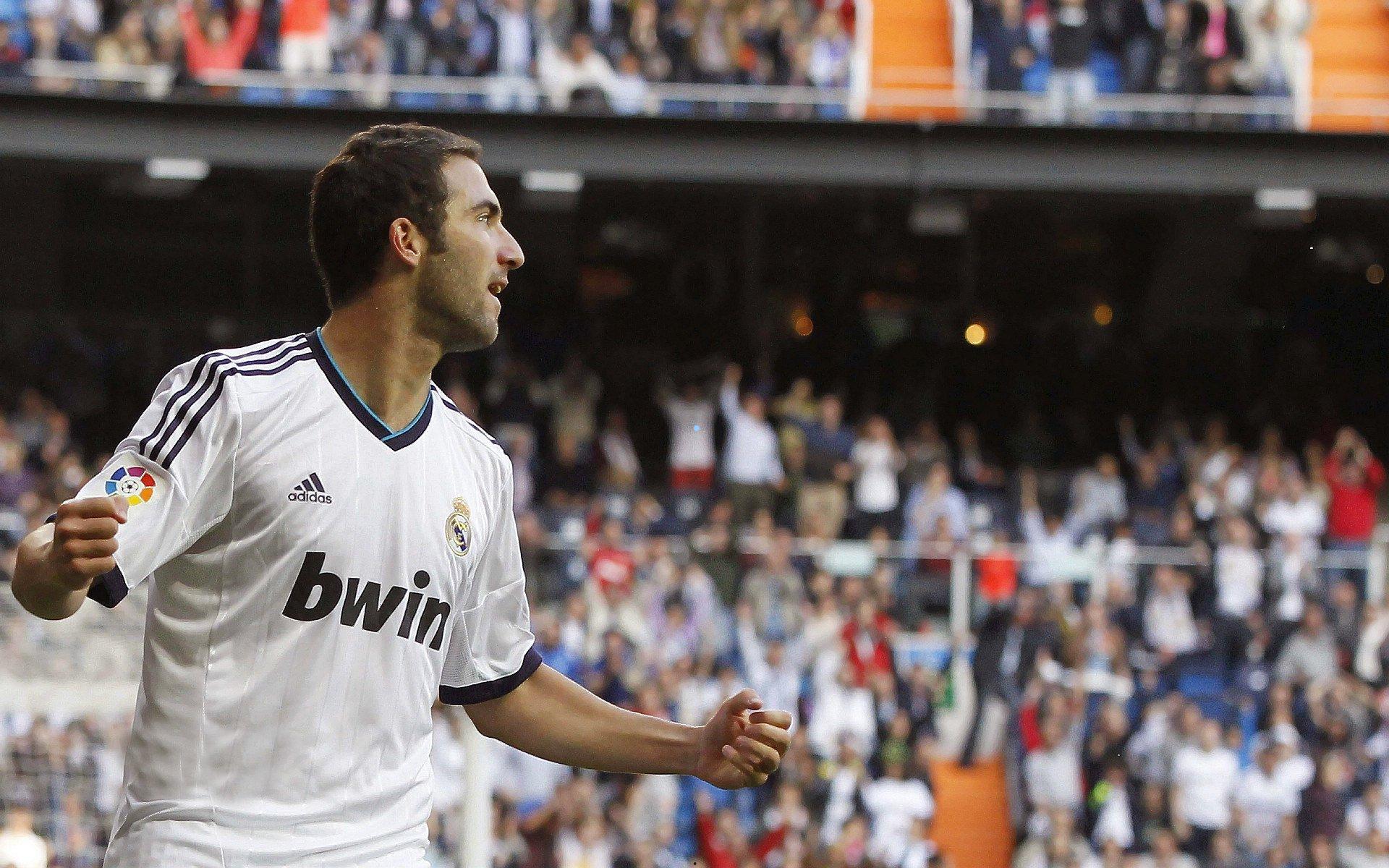 德甲关键战预览，斯图加特主场追逐连胜纪录，法兰克福残缺阵容抗压前行